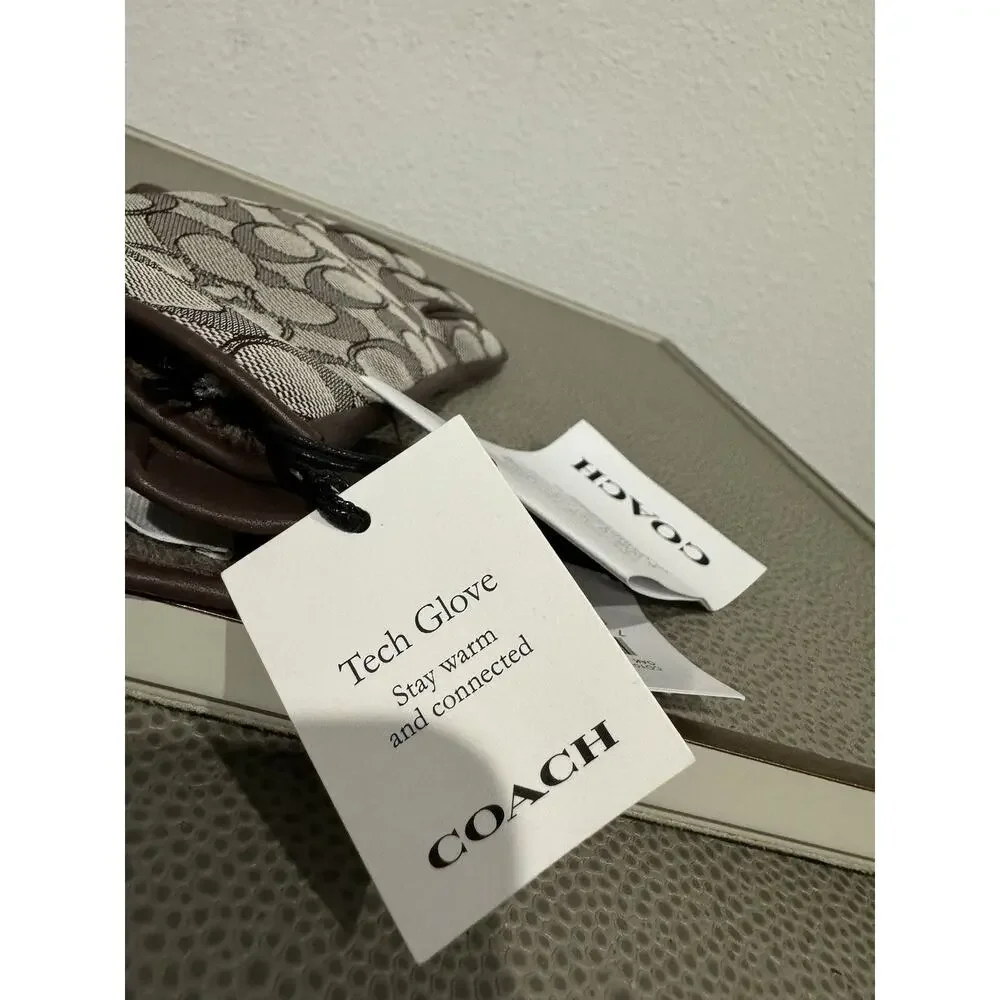 COACH Signature Jacquard Tech Gloves in Oak Sz 7 NWT